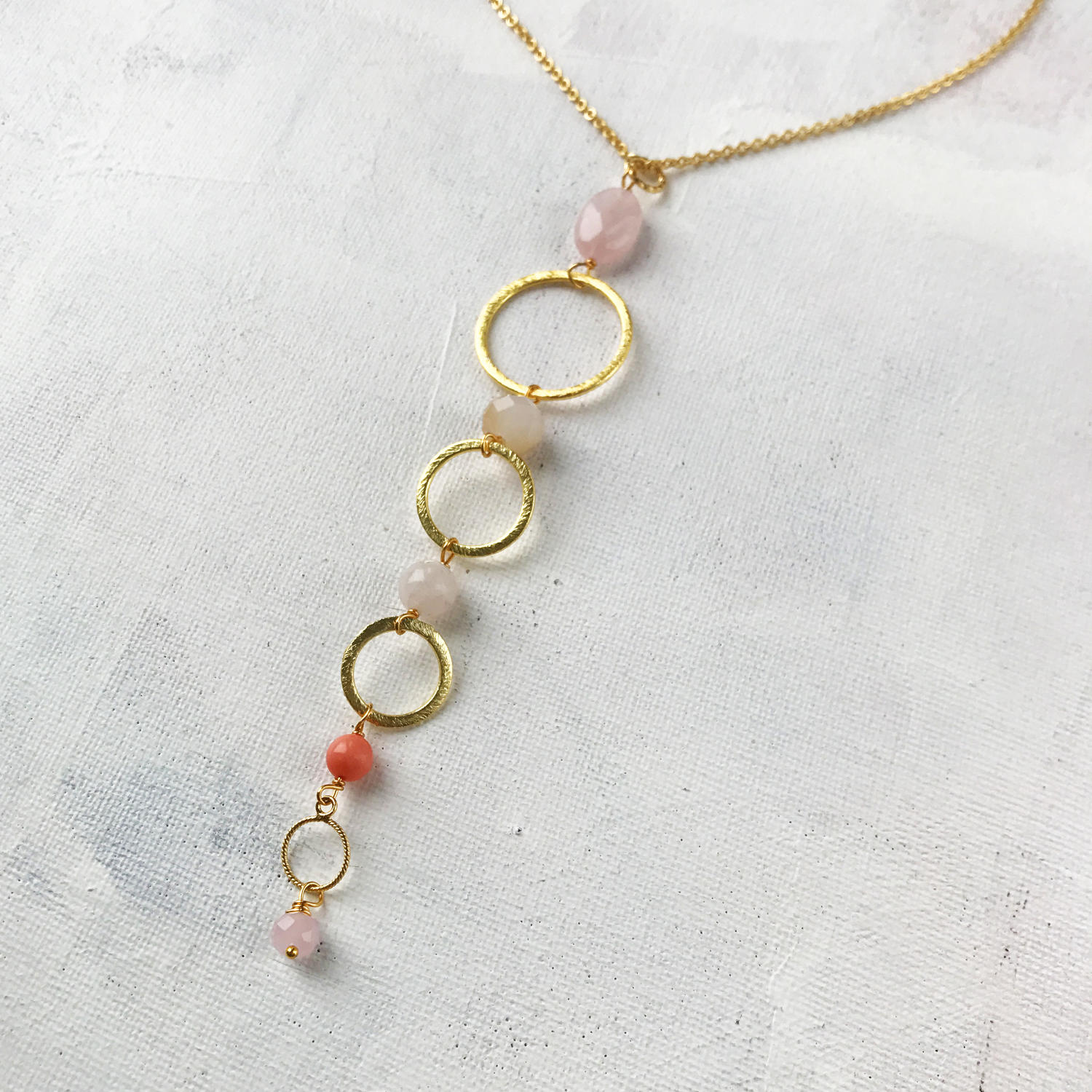 Delicate long pendant pink/coral