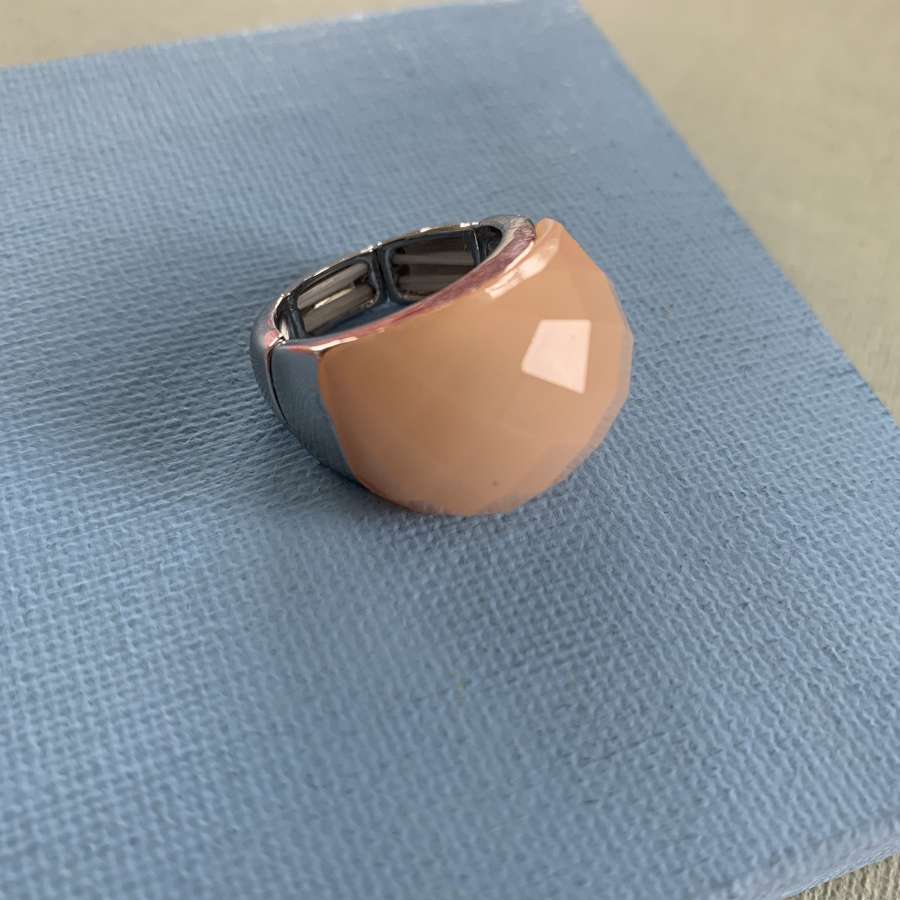 Nude stretch ring